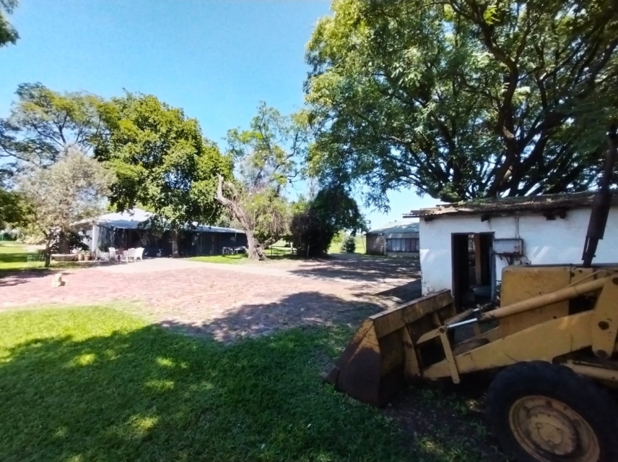 Commercial Property for Sale in Krokodildrift A H North West